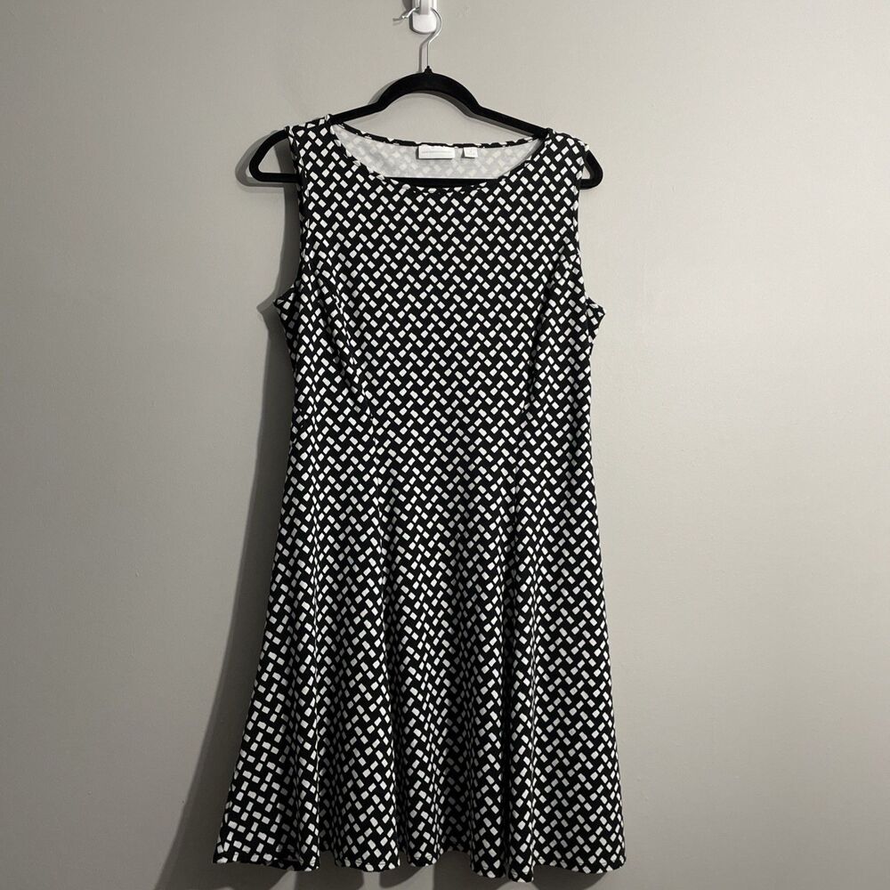 New York & Company Women's Black & White Geometric Print Dress Size XL